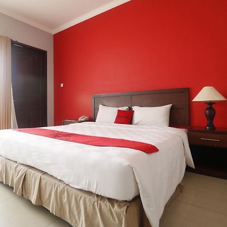 Hotel Reddoorz Premium @ Bukit Damai Indah Balikpapan  Esterno foto