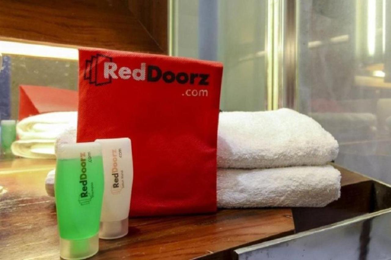 Hotel Reddoorz Premium @ Bukit Damai Indah Balikpapan  Esterno foto