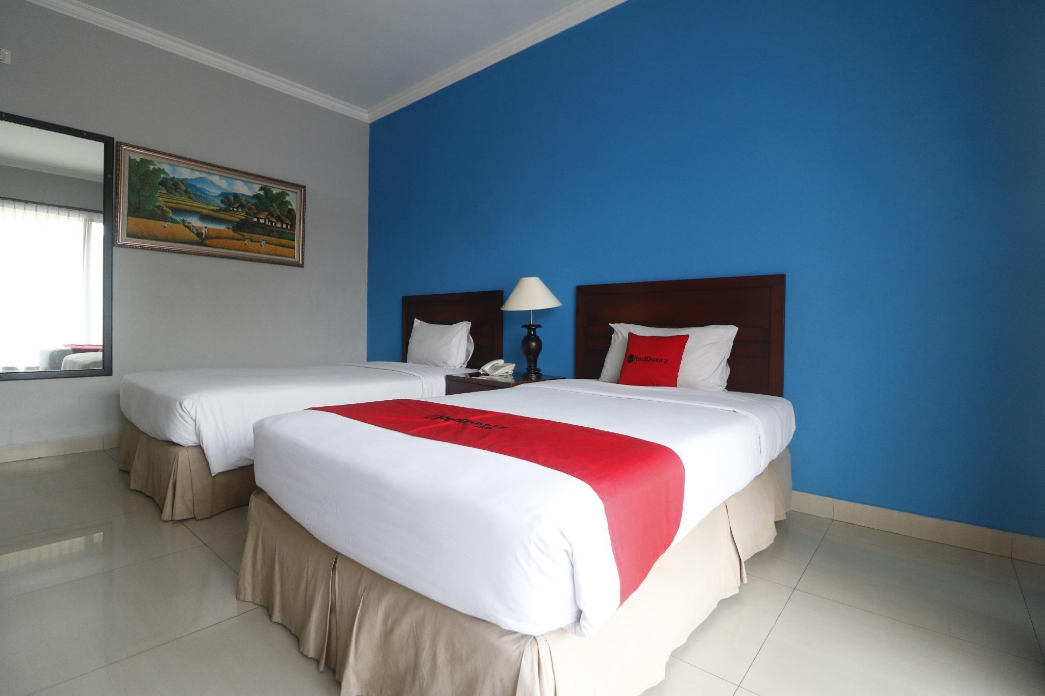 Hotel Reddoorz Premium @ Bukit Damai Indah Balikpapan  Esterno foto