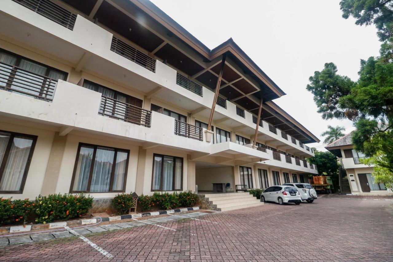 Hotel Reddoorz Premium @ Bukit Damai Indah Balikpapan  Esterno foto