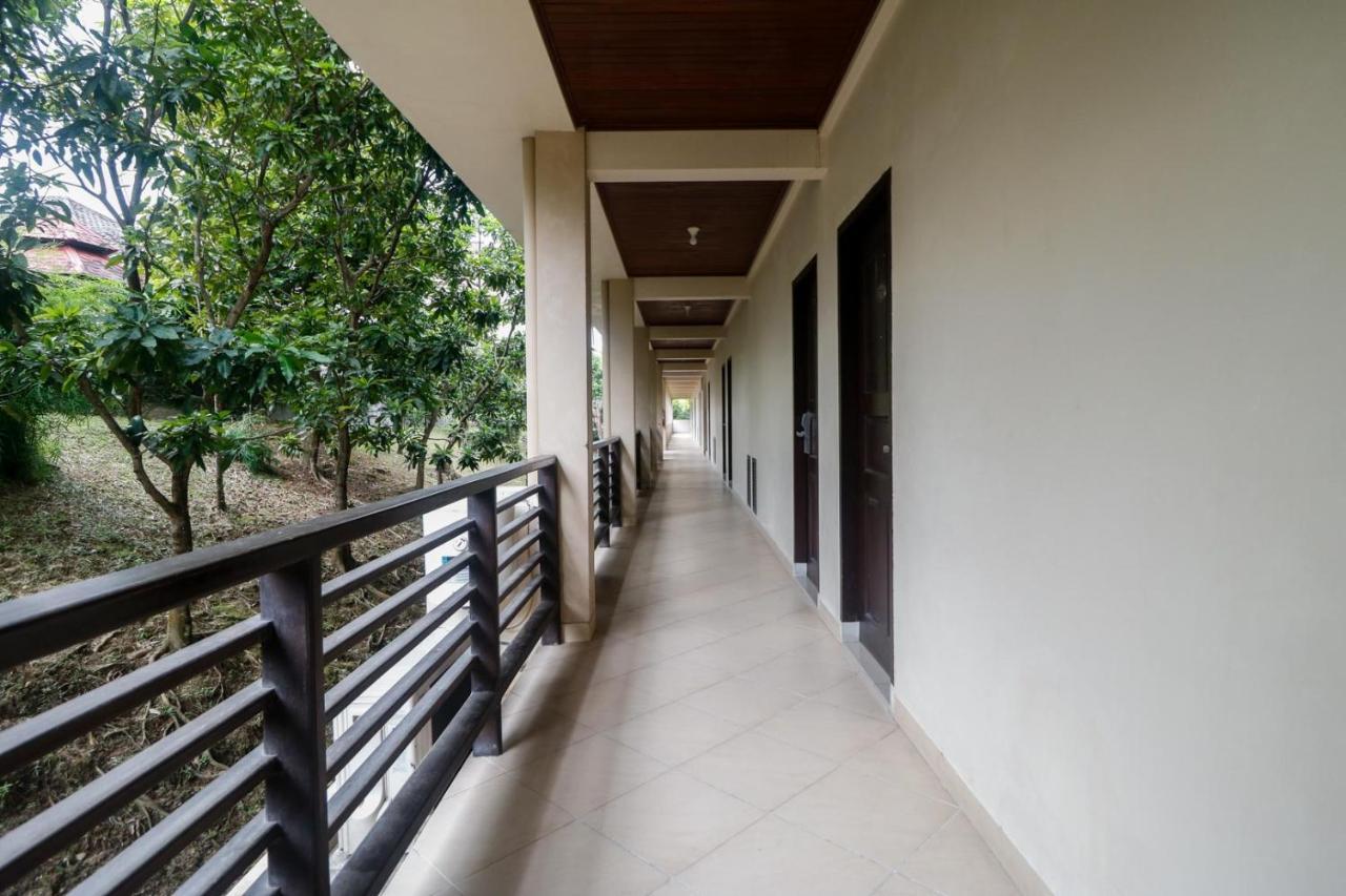 Hotel Reddoorz Premium @ Bukit Damai Indah Balikpapan  Esterno foto