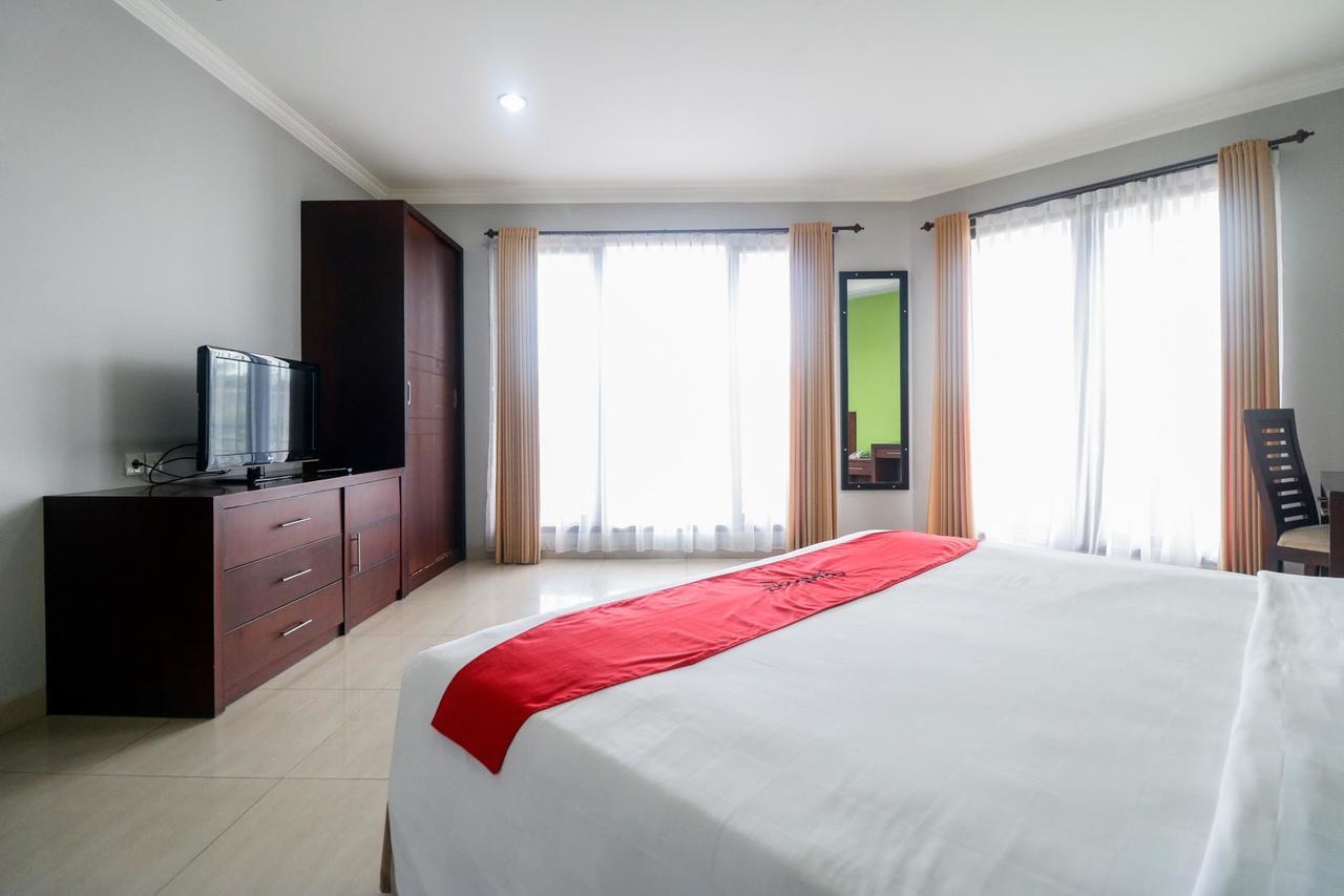 Hotel Reddoorz Premium @ Bukit Damai Indah Balikpapan  Esterno foto