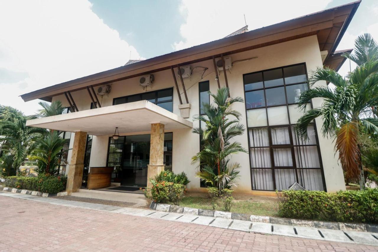 Hotel Reddoorz Premium @ Bukit Damai Indah Balikpapan  Esterno foto